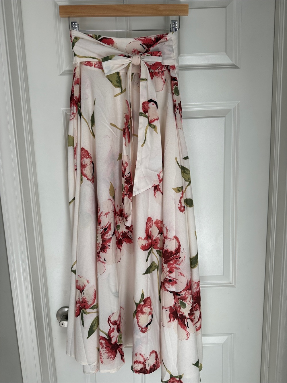 NWOT- Floral A-Line long Skirt - White, Light Pink, Pink Floral
